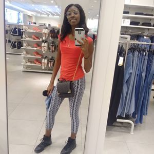 Meet your Posher, Nicole